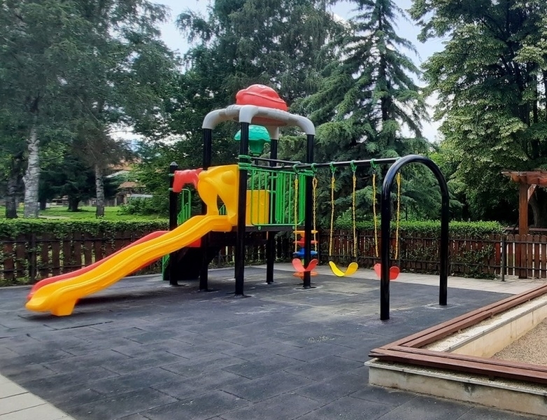 Служители на ОМ Комунални дейности Берковица монтираха ново съоръжение