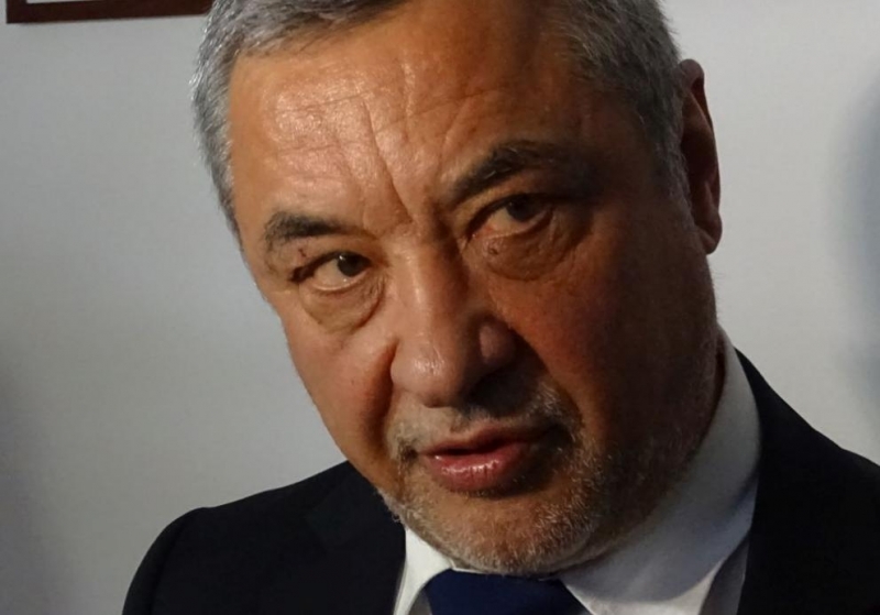 Валери Симеонов и група народни представители са внесли днес в