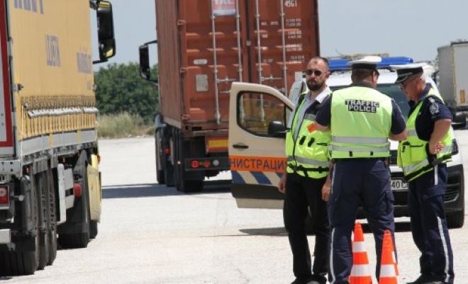 Шофьор на камион блъсна и уби служител на пристанището в Бургас