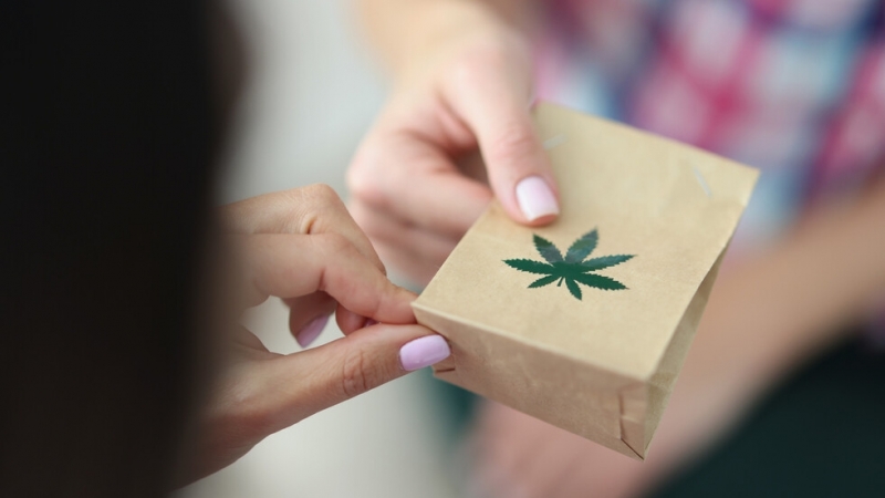 Столични полицаи задържаха двама мъже на 31 и на 35