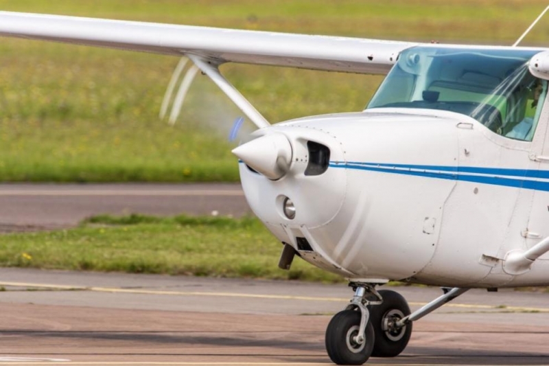 Самолет Piper PA 31 се разби при излитане от международното летище