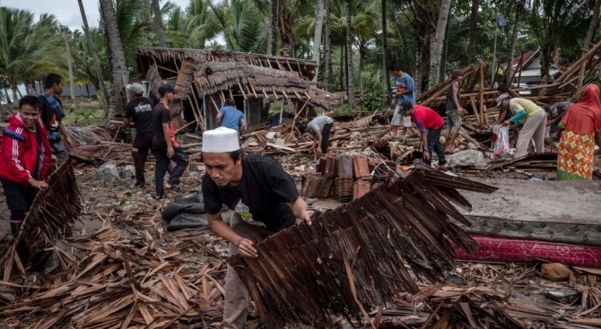Броят на загиналите от вълна цунами ударили крайбрежните райони на