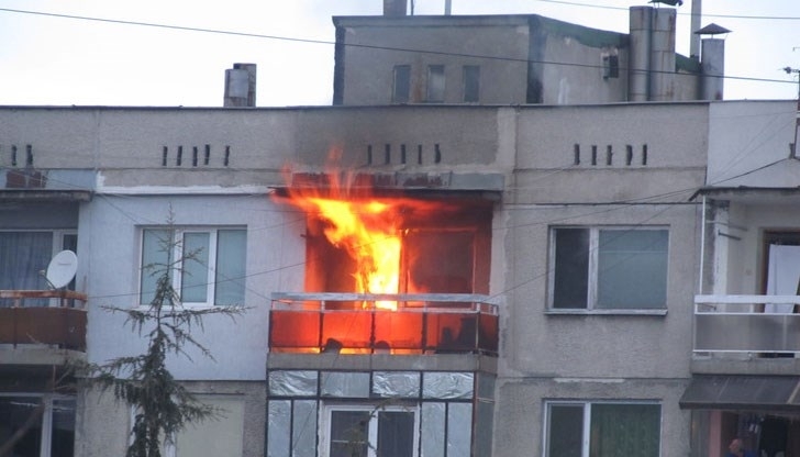 Огнеборците във Видин са гасили пожари в апартамент и гора