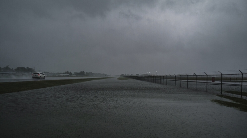 Ураганът Делта достигна бреговете на американския щат Луизиана като буря