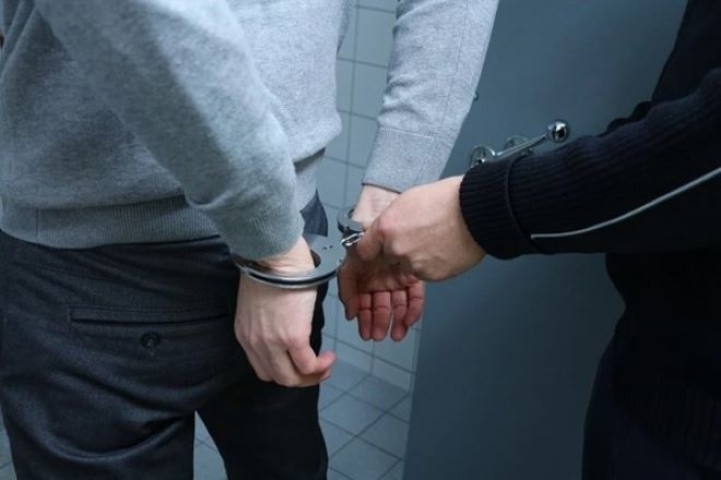 В момент на продажба: Ченгета задържаха дилър на дрога във Враца