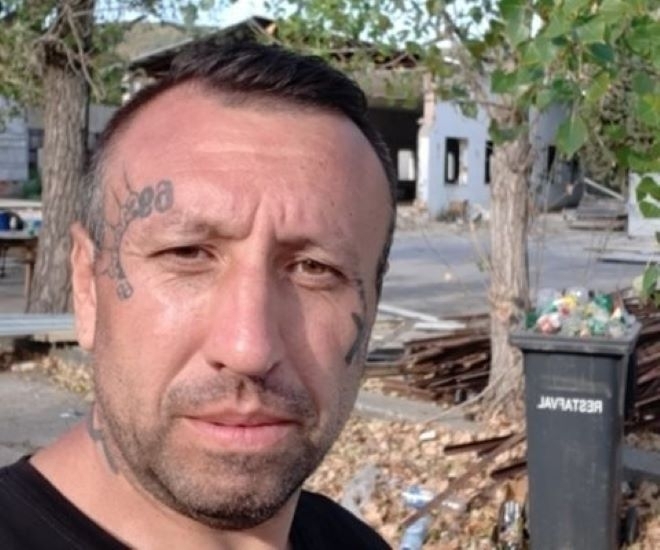 42-годишният мъж от Добрич, нападнал и рязал жена си с