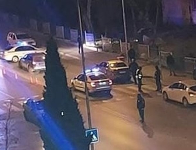 Мъж е прострелян късно снощи в централната част на Варна.