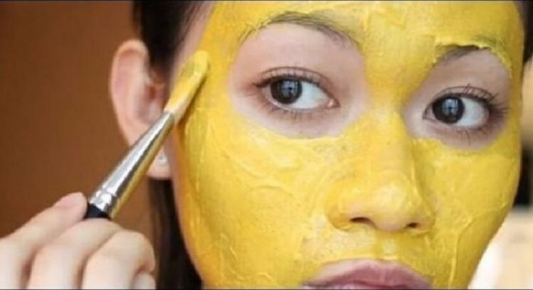 Маската е подходяща за всеки тип кожа Тази маска избелва петна