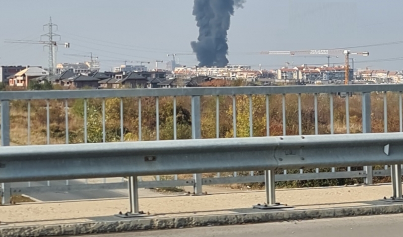 Голям пожар гори в София предаде Нова тв Сигнал за инцидента