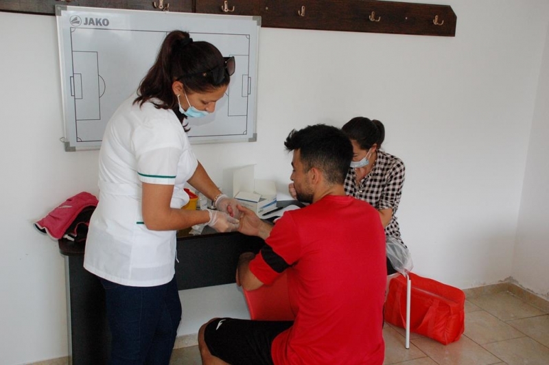 Изследванията за COVID 19 направени на футболистите треньорите и служителите на