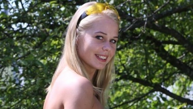 Сарика Ахе е решила да си поиграе с косачката В