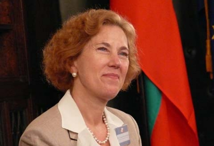 Елена Поптодорова си призна за кражбата на козметика, но съдът я пусна