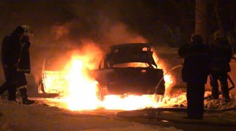 Полицаи разследват палеж на кола в Берковица съобщиха от МВР