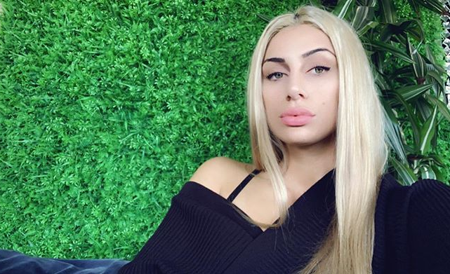 Родната бивша волейболистка Неапола Матеева която е щерка на лекоатлетката