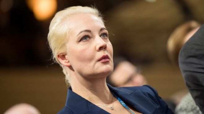 Покойният руски дисидент Алексей Навални и съпругата му Юлия ще