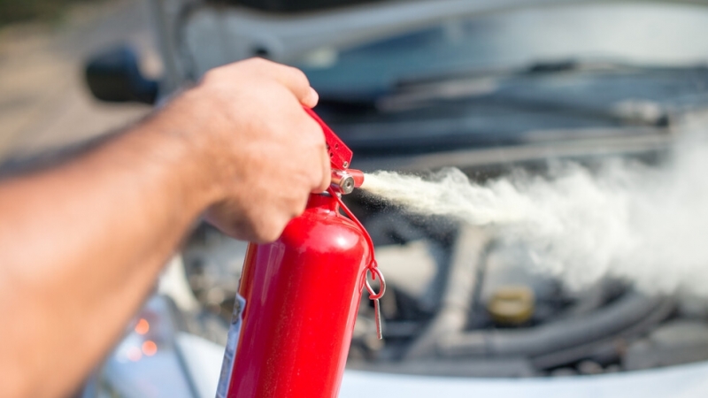 Джип се запали на автомагистрала Тракия малко след 13 часа