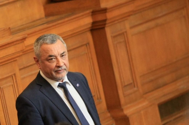 Рокади в парламента! Валери Симеонов стана зам.-шеф на Народното събрание