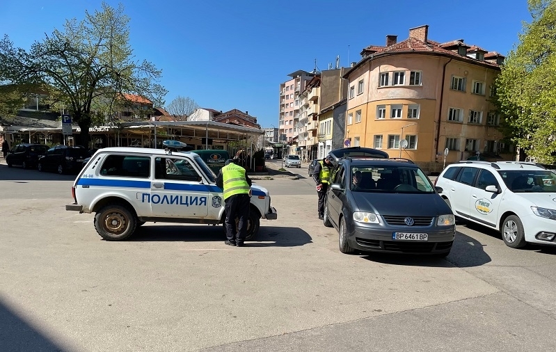 Засилено полицейско присъствие има и този следобед във Враца установи