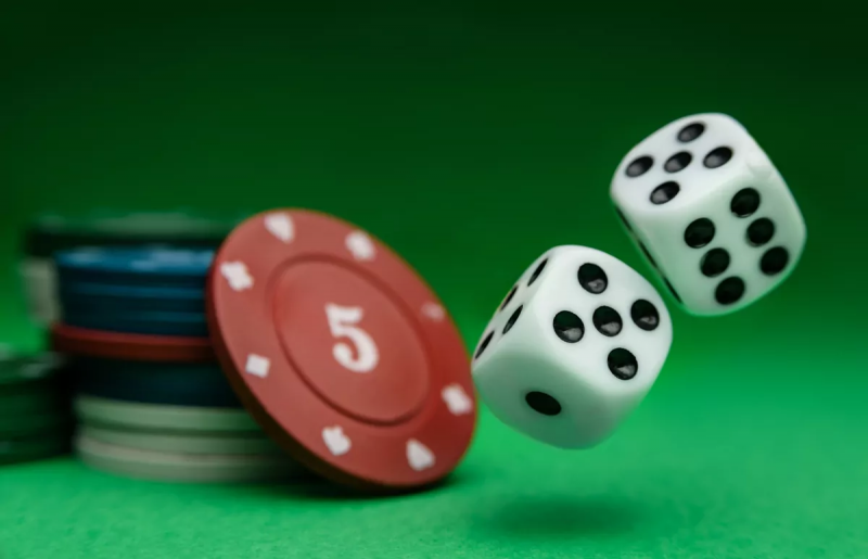 Dice Duel: Защо Sic Bo е любима игра на казино играчите?
