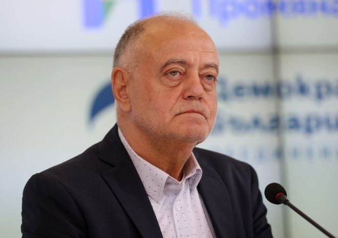 Ген. Атанасов: Ходът на Борисов да оттегли бюджета беше правилен, после не знам кой му се качи на главата