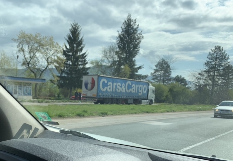 Полиция и жандармерия проверяват ТИР на международен път Е 79 между