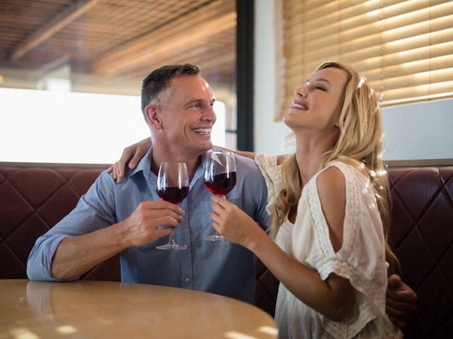 Когато видим двойка в която възрастовата разлика е не по малко