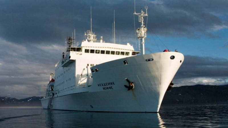 Датските власти са задържали руския изследователски кораб "Академик Иоффе". Това