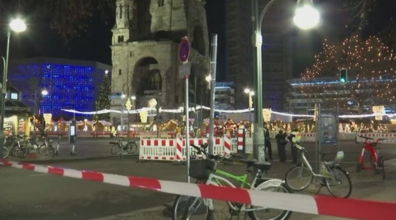 Евакуираха Коледния базар в Берлин, който беше нападнат през 2016