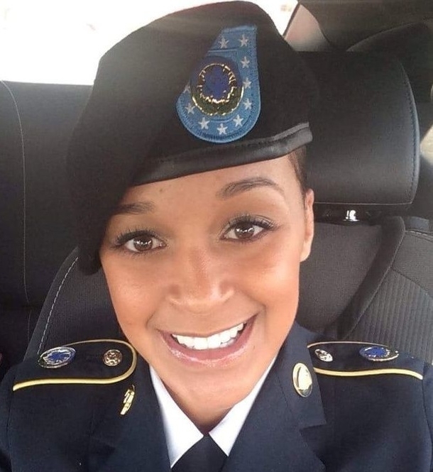 Амбър Кейси която служи в армията на САЩ разказва за