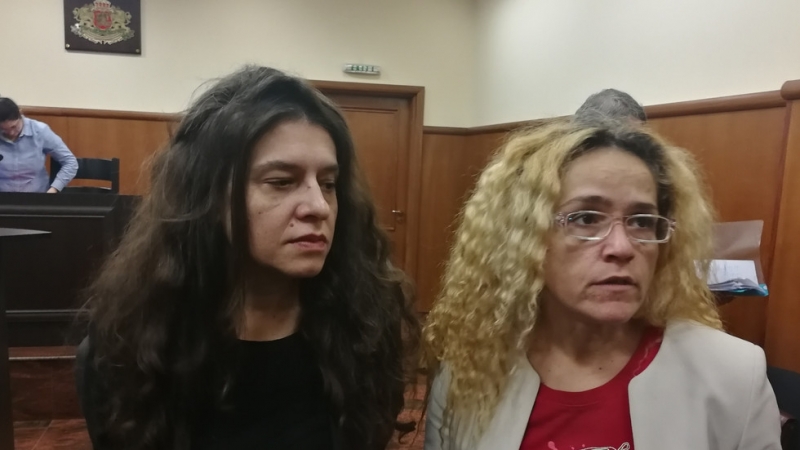 Десислава Иванчева и Биляна Петрова бяха изкарани от ареста на
