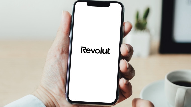 През ноември Revolut прекрати поддръжката на българския лев BGN в