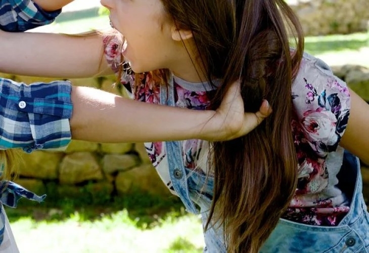 16 годишно момиче беше пребито в двора на столично училище Ученичката