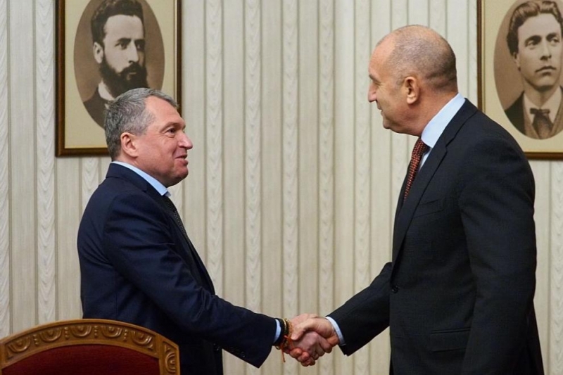 Трети ден държавният глава Румен Радев провежда срещи с представители