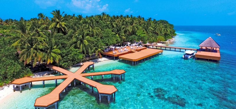 Меден месец се превърна в кошмар! Врачанка и съпругът ѝ са блокирани на Малдивите заради войната в Близкия Изток /снимки/