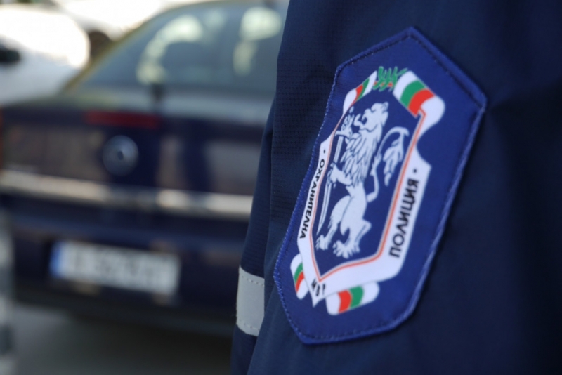 Мъж от плевенското село Пелишат нападна полицаи по време на