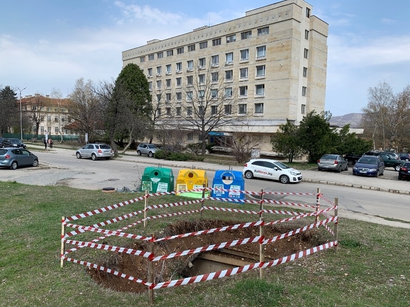 Огромна дупка се е появила на възлово място във Враца