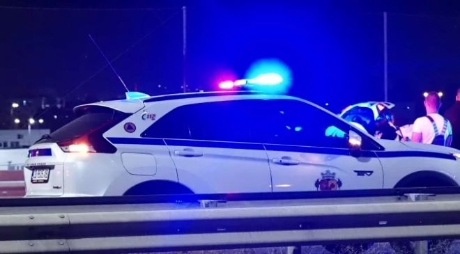 Мъж загина а осем човека са ранени при челен сблъсък