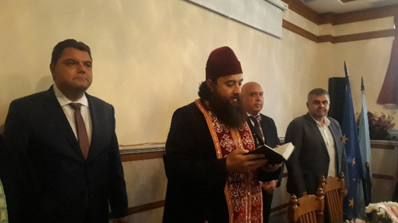 За трети път Иван Лазаров се закле да работи за