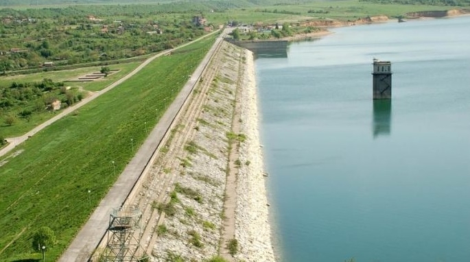 Немците почват строежа на соларен парк в язовир "Огоста" до 2 г., намаляват неговата площ