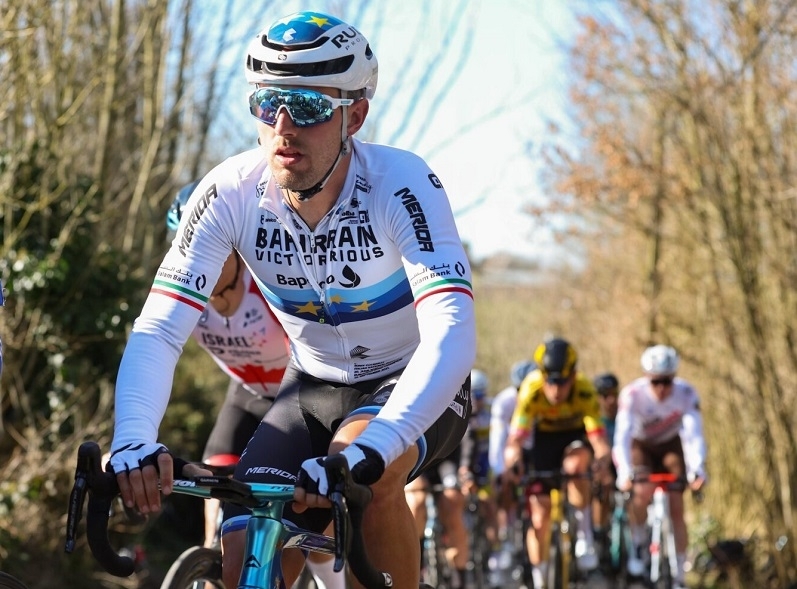 Италианският колоездач Сони Колбрели бе приет в болница. Сърцето му