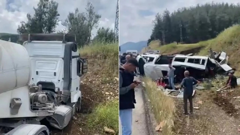 Най малко осем души загинаха а 11 други бяха ранени при