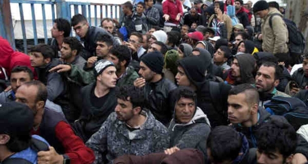 Италианският министър на вътрешните работи Марко Минити не изключва че