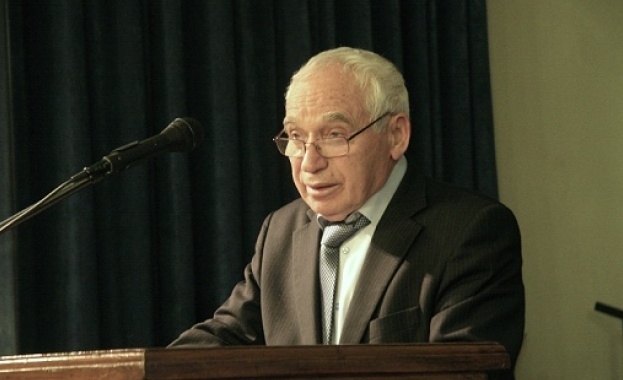 Малък площад в София ще носи името на първия демократично