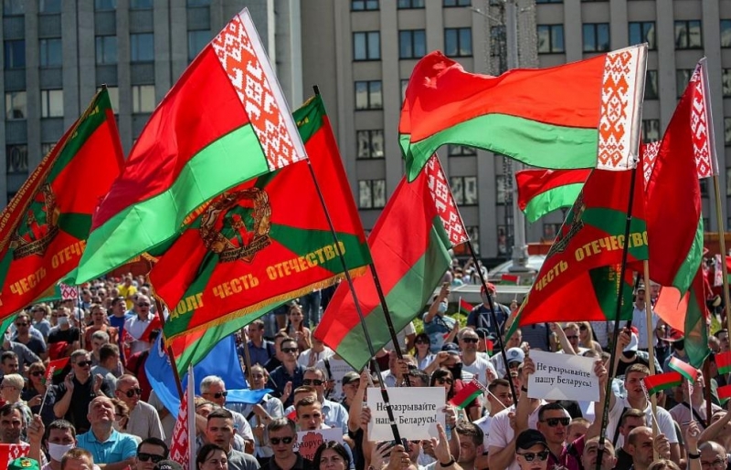 Стотици хора в беларуския град Гомел почетоха паметта на млад