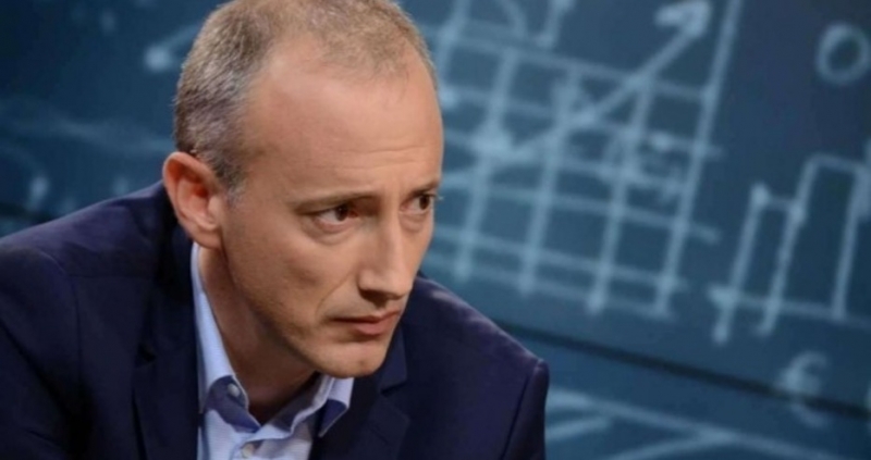 В следващият бюджет е планирано 20 увеличение на учителските заплати