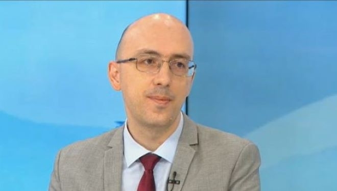 Журналистът Людмил Илиев: ГЕРБ вече не дърпа нишките на партийната система и Пеевски го знае
