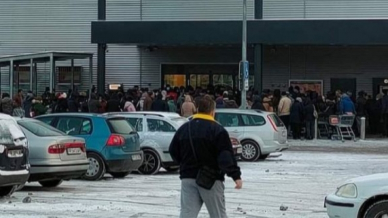 77 годишен мъж почина докато чака на опашка за олио в един от