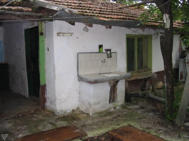 Крадец успя да отмъкне всички мебели и цялата покъщнина от