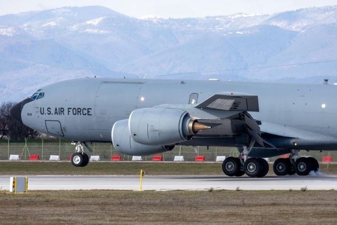 Мониторинговият канал Flightradar24 публикува предупреждение че на 23 02 и