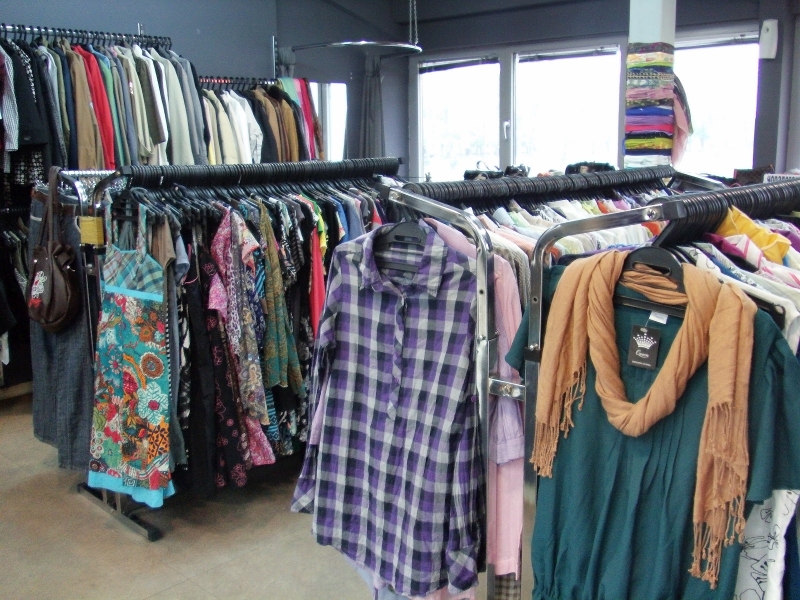 Оборотът на магазин за дрехи втора употреба във Видин е